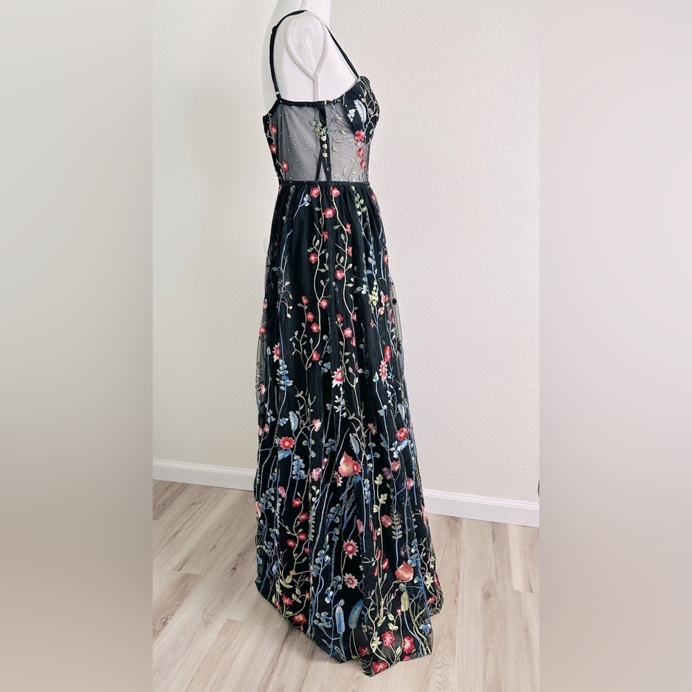 City Studios Juniors Floral-Embroidered Tulle Gown Size 3 - Picture 4 of 16